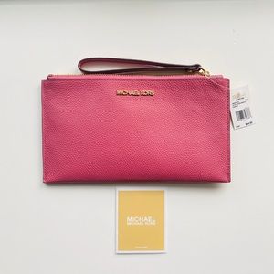 Michael Kors Jet Set Large Zip Wristlet